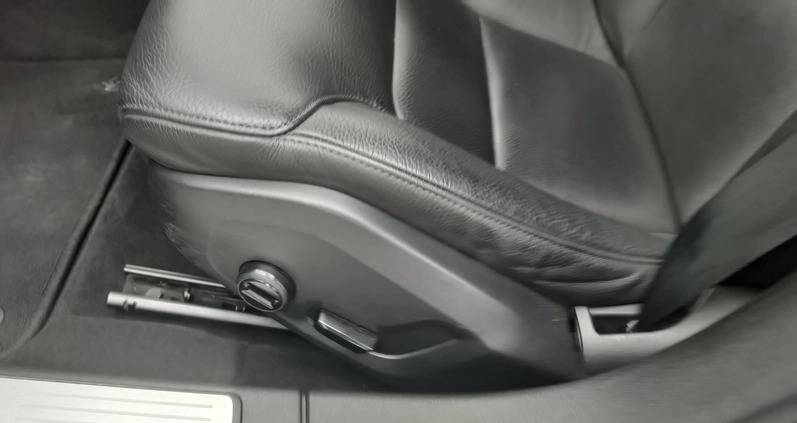 Volvo V60 cena 98277 przebieg: 133000, rok produkcji 2018 z Międzyrzecz małe 742